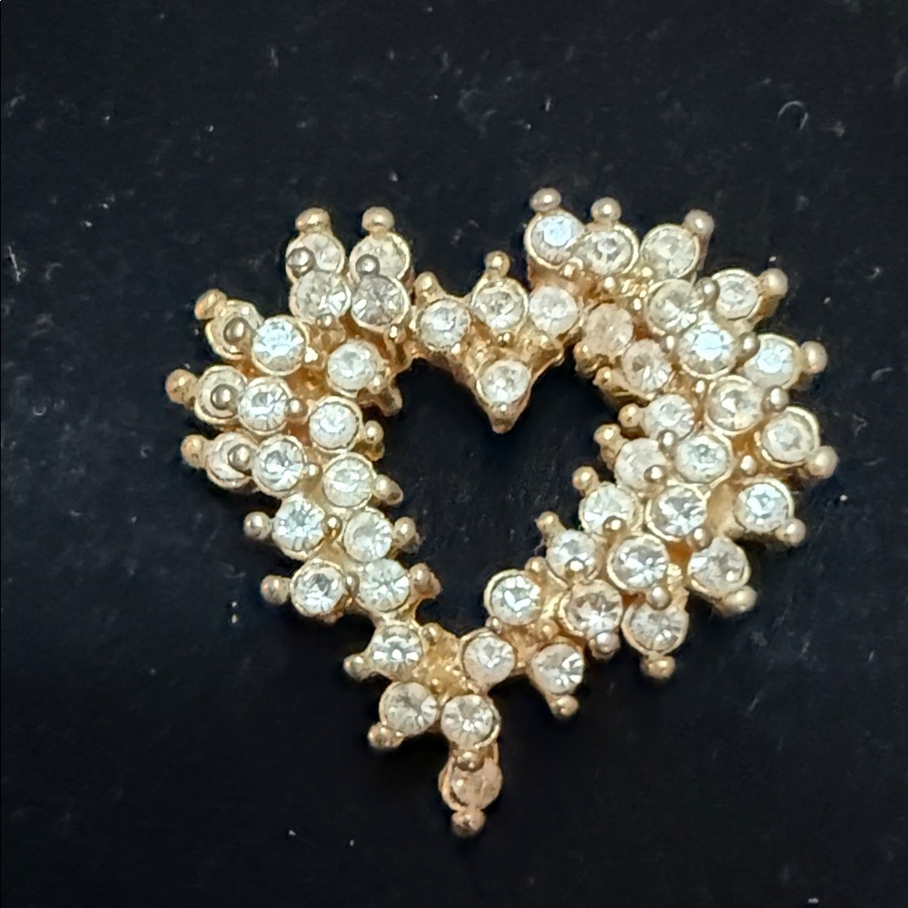 Gold Heart-Shaped Crystal necklace